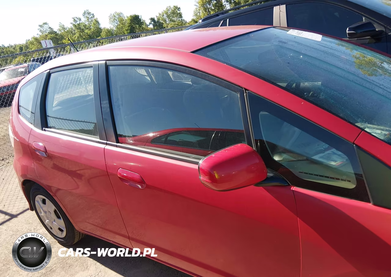 2013 Honda Fit VIN:JHMGE8H30DC039803 - 13