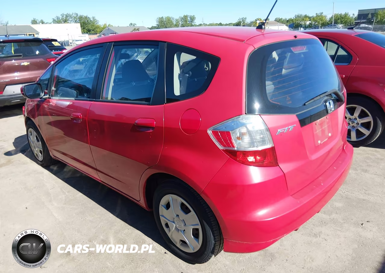 2013 Honda Fit VIN:JHMGE8H30DC039803 - 3