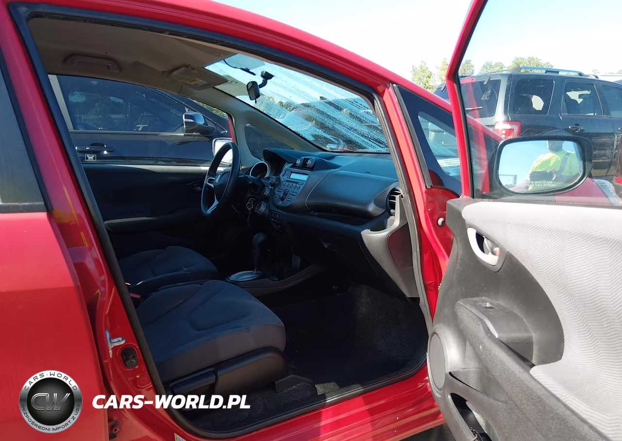 2013 Honda Fit VIN:JHMGE8H30DC039803 - 5