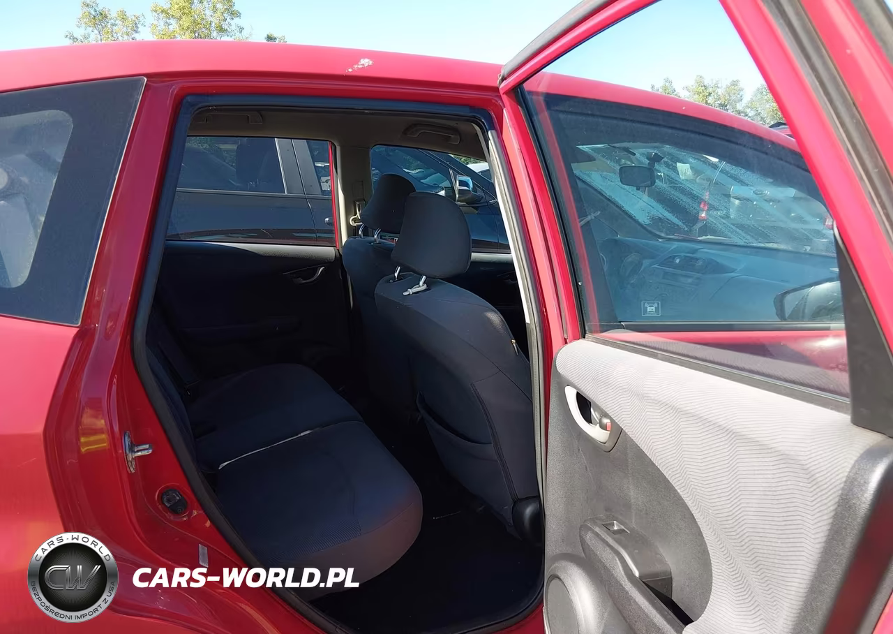2013 Honda Fit VIN:JHMGE8H30DC039803 - 8