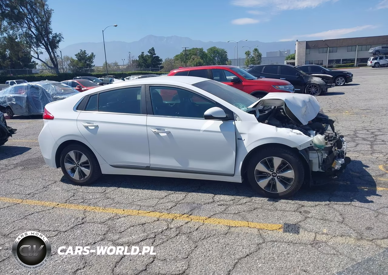 2019 Hyundai Ioniq Plug-In Hybrid Limited VIN:KMHC75LD7KU174871 - 14