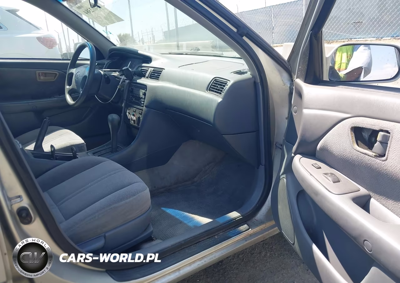 2000 Toyota Camry Ce VIN:4T1BG22K5YU705844 - 5
