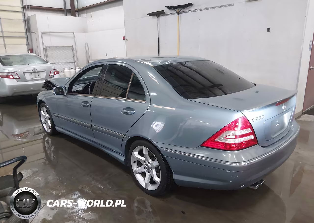 2007 Mercedes-Benz C 230 Sport VIN:WDBRF52H47F910018 - 3