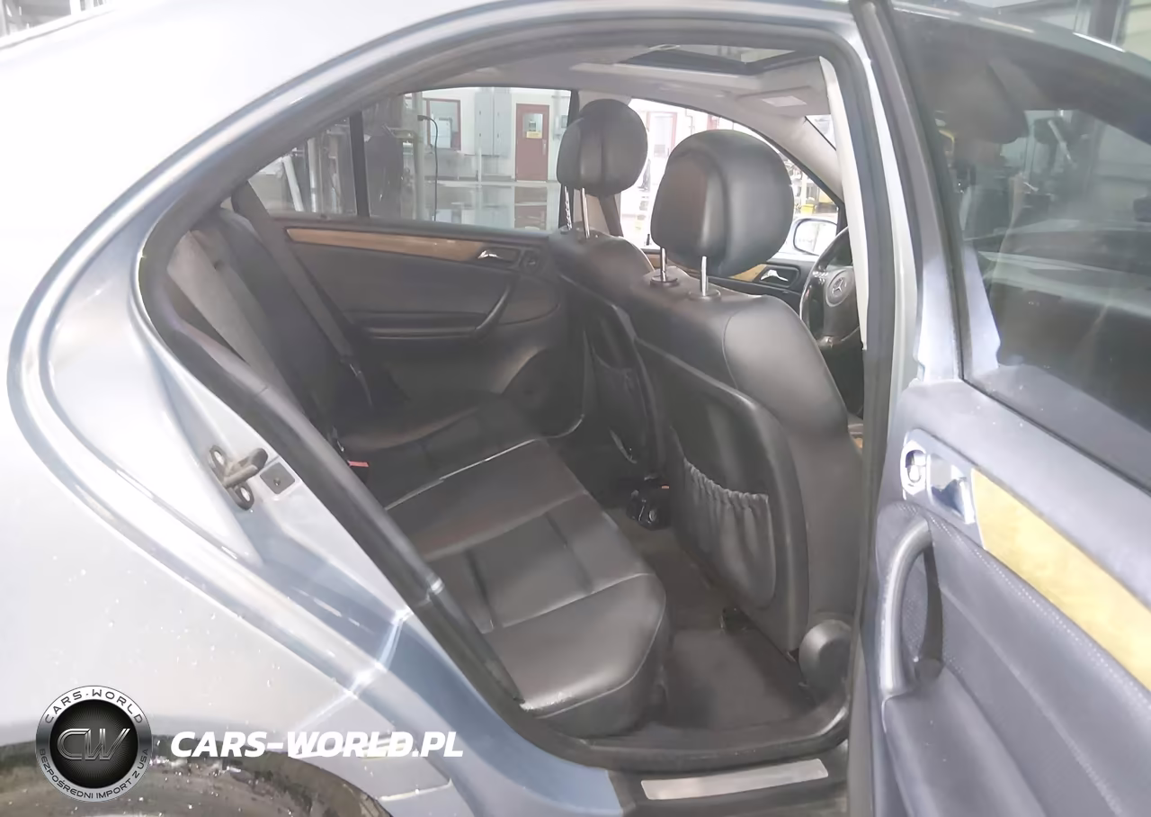 2007 Mercedes-Benz C 230 Sport VIN:WDBRF52H47F910018 - 8