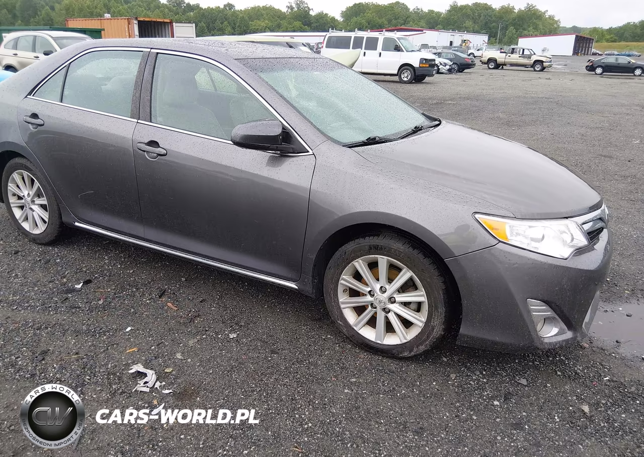 2014 Toyota Camry Xle – zdjęcie 1 z 16