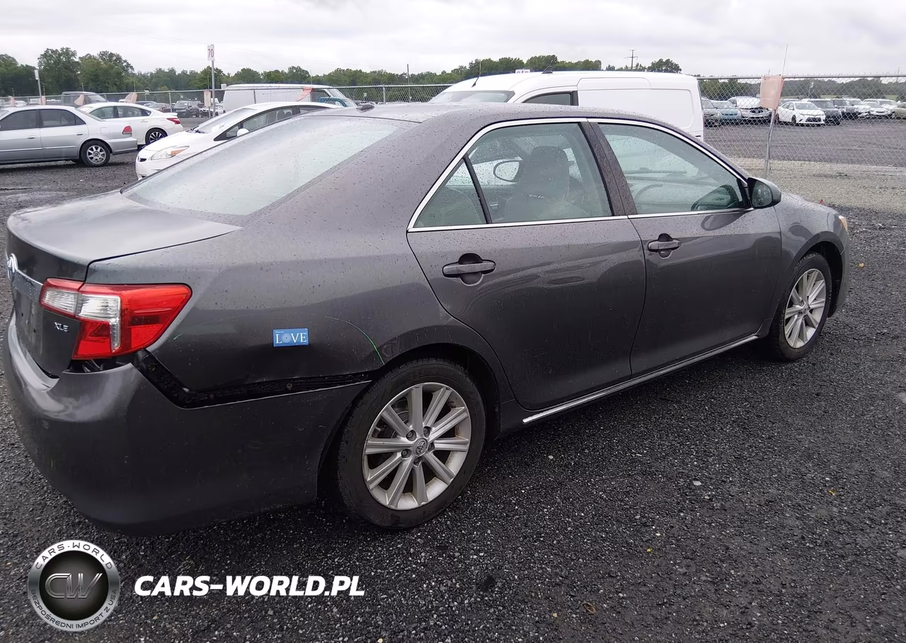 2014 Toyota Camry Xle VIN:4T4BF1FK9ER409590 - 4