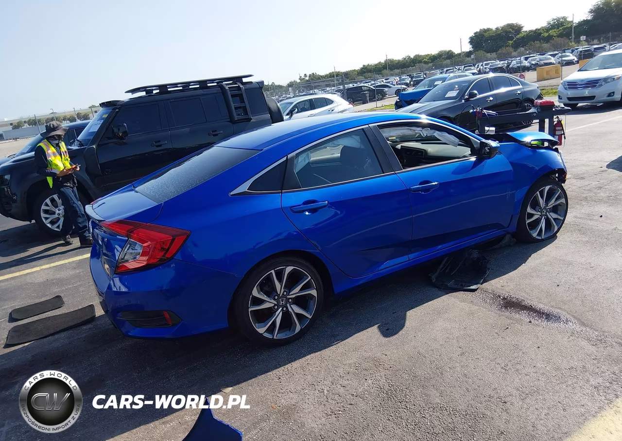 2020 Honda Civic Sport VIN:19XFC2F81LE008758 - 4