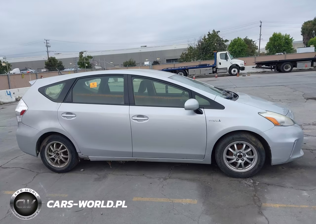 2012 Toyota Prius V Three VIN:JTDZN3EU1C3172935 - 13