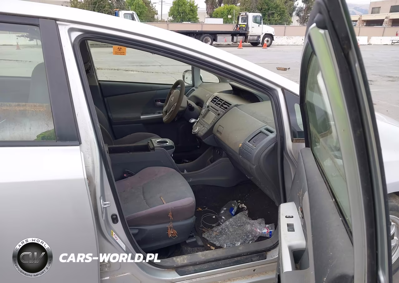 2012 Toyota Prius V Three VIN:JTDZN3EU1C3172935 - 5