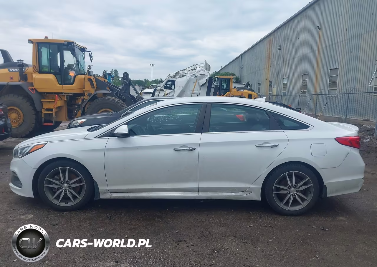 2015 Hyundai Sonata Sport 2.0T VIN:5NPE34AB9FH160121 - 14