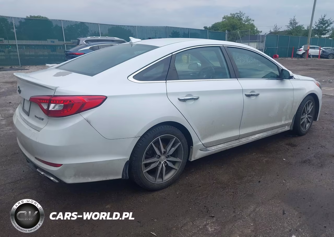 2015 Hyundai Sonata Sport 2.0T VIN:5NPE34AB9FH160121 - 4