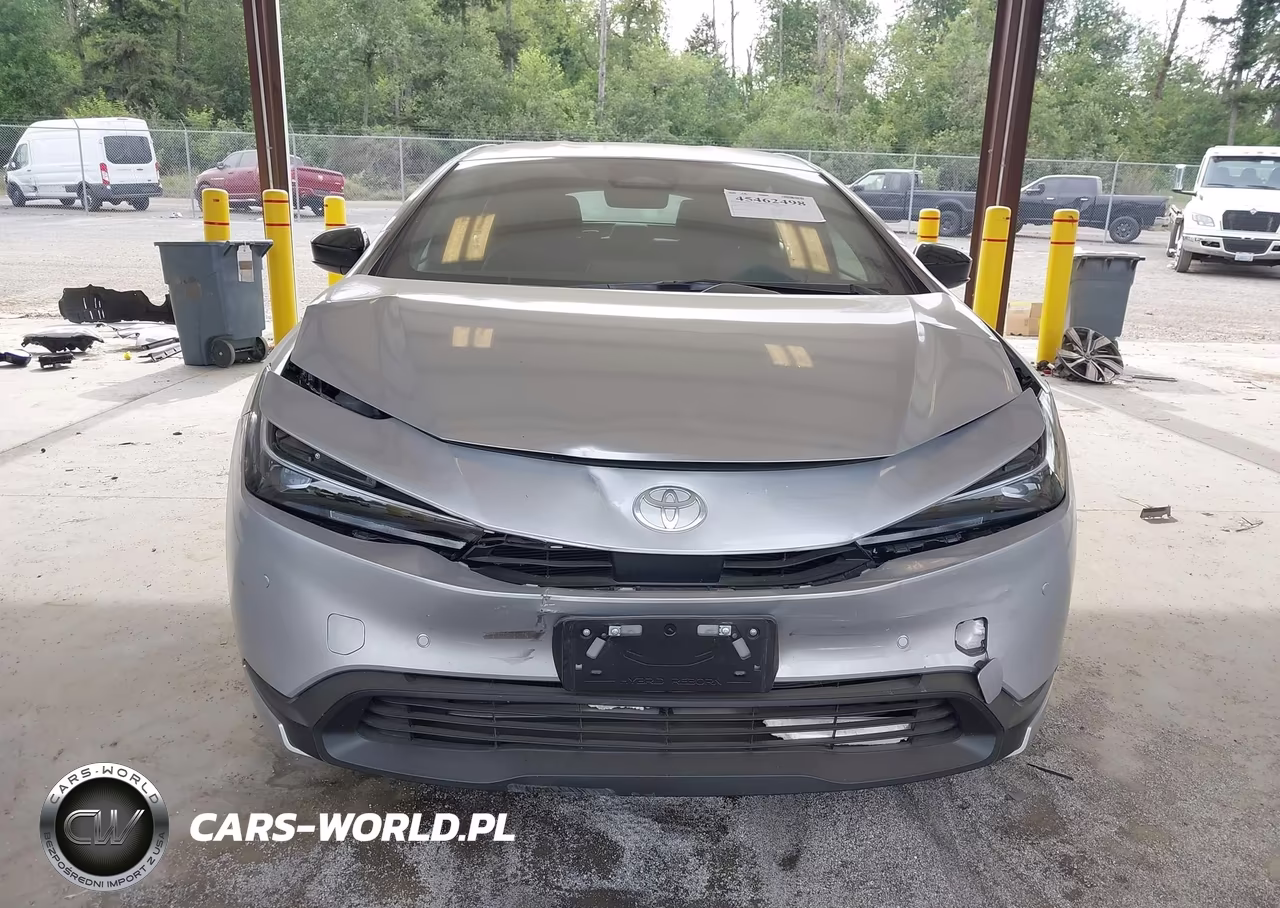 2026 Toyota Prius Le VIN:JTDACAAU6T3079115 - 12