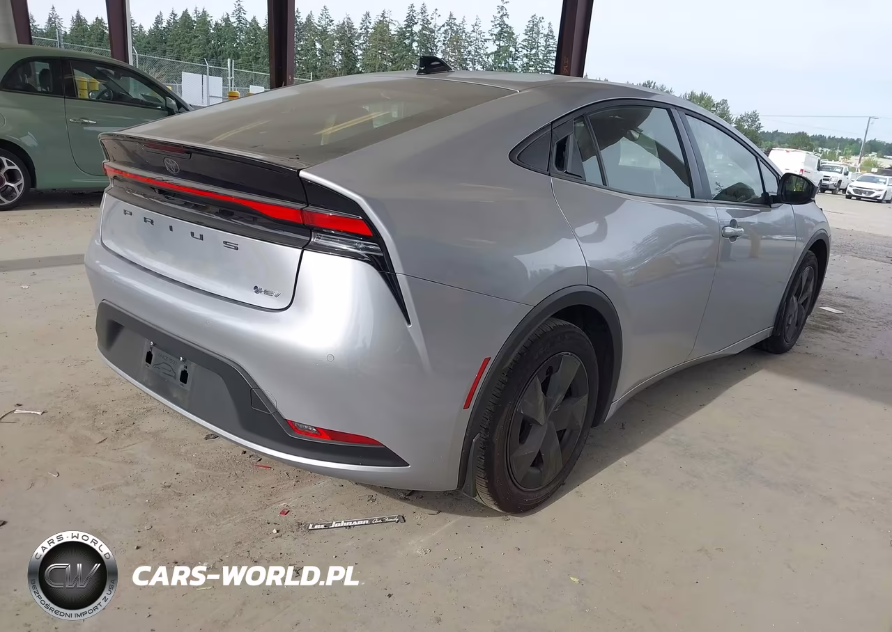 2026 Toyota Prius Le VIN:JTDACAAU6T3079115 - 4