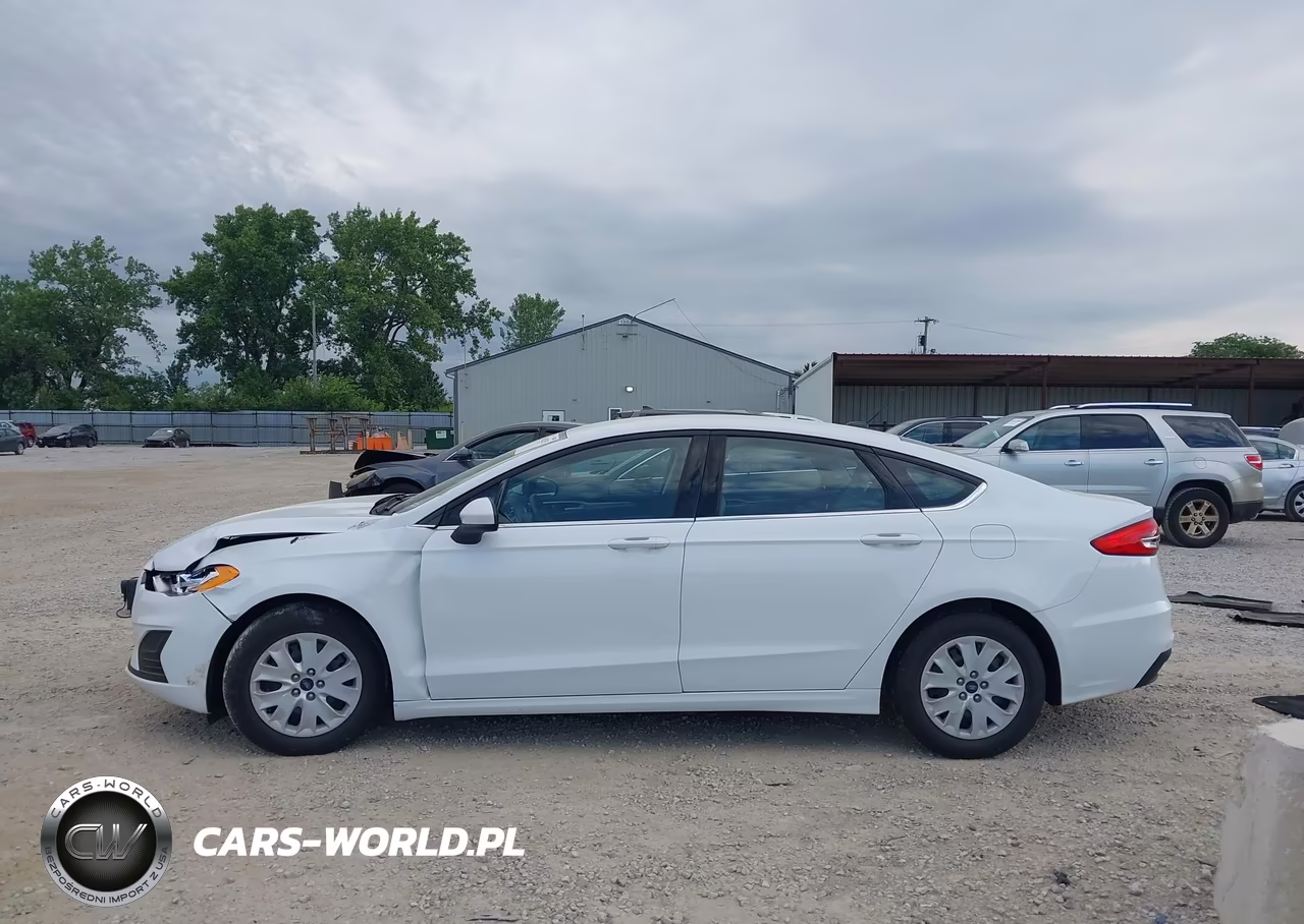 2019 Ford Fusion S VIN:3FA6P0G78KR153954 - 14