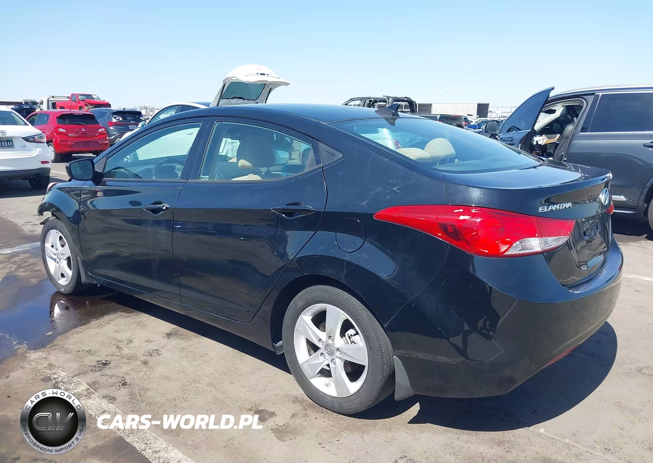 2013 Hyundai Elantra Gls VIN:5NPDH4AE5DH262312 - 3