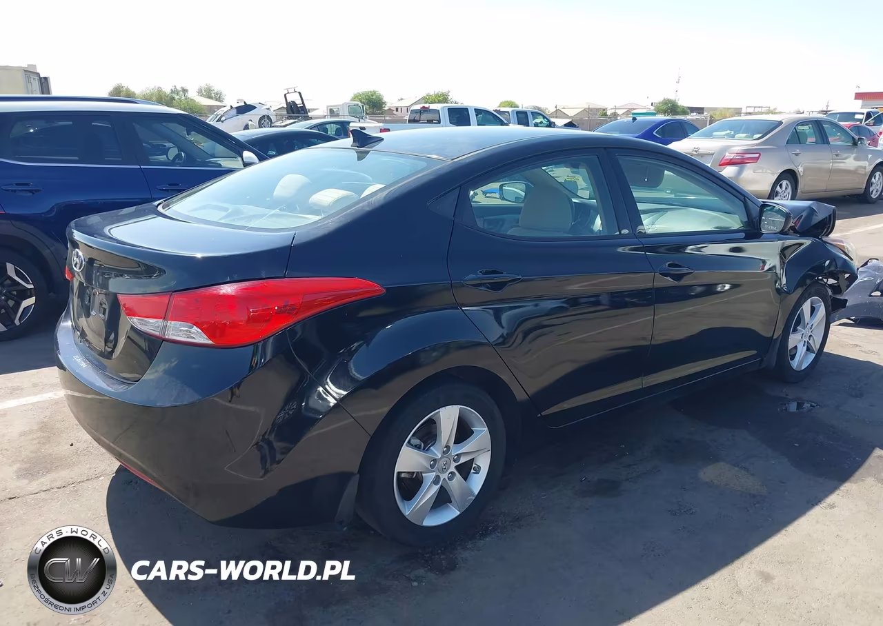 2013 Hyundai Elantra Gls VIN:5NPDH4AE5DH262312 - 4