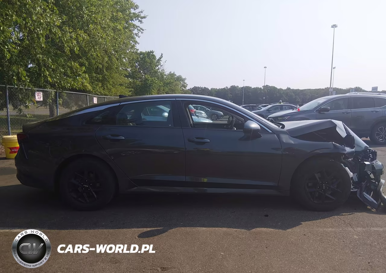 2025 Kia K5 Lxs VIN:KNAG24J79S5388537 - 13