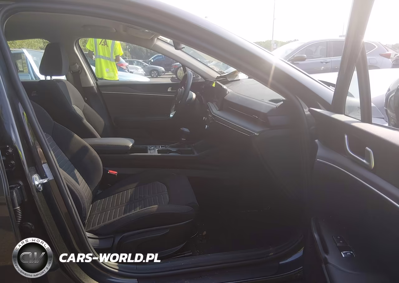 2025 Kia K5 Lxs VIN:KNAG24J79S5388537 - 5