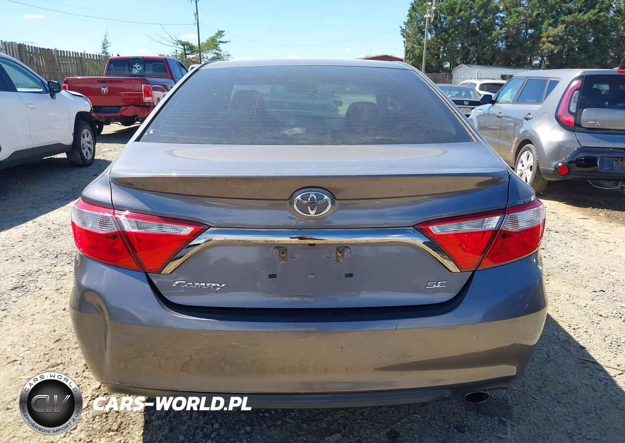 2016 Toyota Camry Se VIN:4T1BF1FK3GU553522 - 16