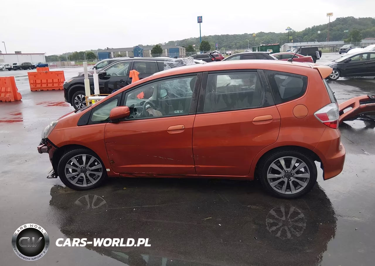 2012 Honda Fit Sport VIN:JHMGE8H51CC038434 - 15