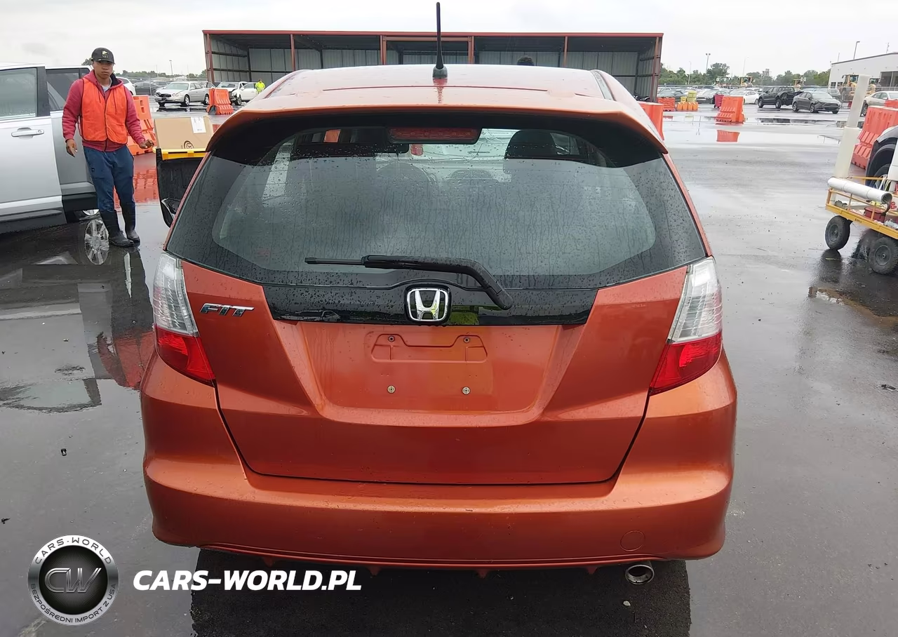 2012 Honda Fit Sport VIN:JHMGE8H51CC038434 - 17