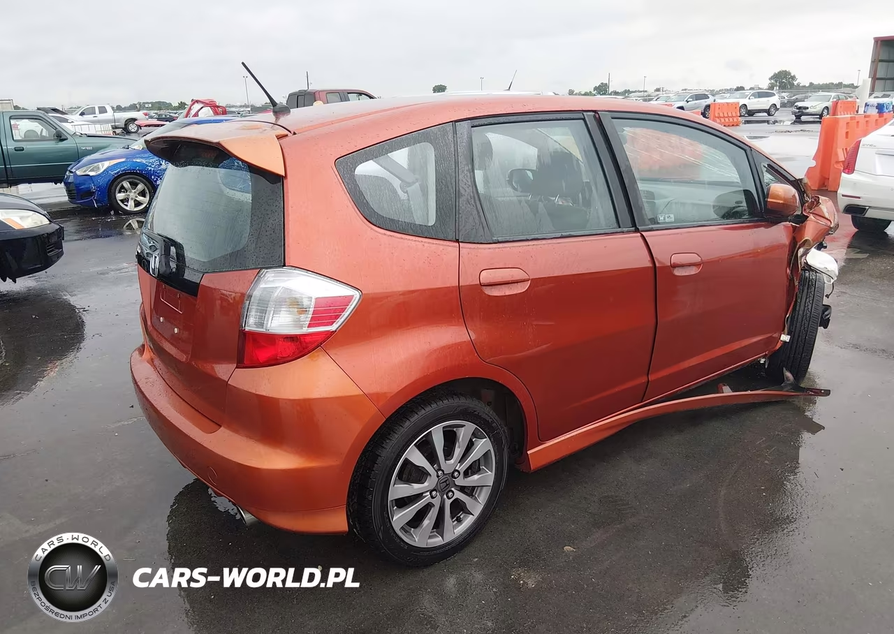 2012 Honda Fit Sport VIN:JHMGE8H51CC038434 - 4