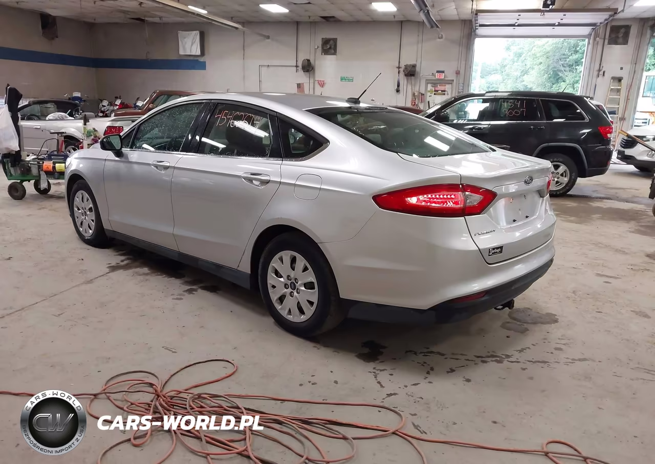 2013 Ford Fusion S VIN:3FA6P0G70DR104783 - 3