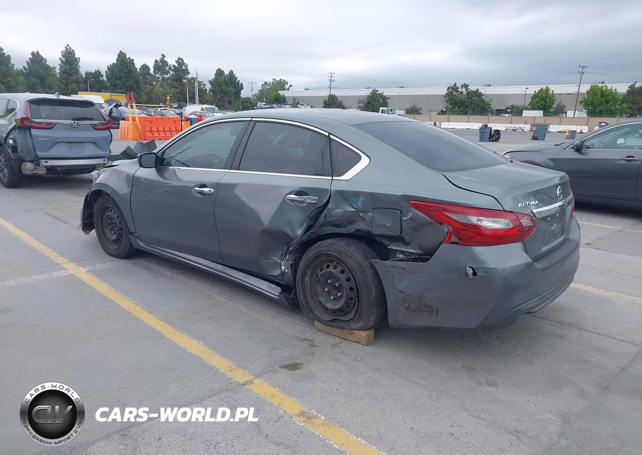 2018 Nissan Altima 2.5 S VIN:1N4AL3AP8JC281947 - 3