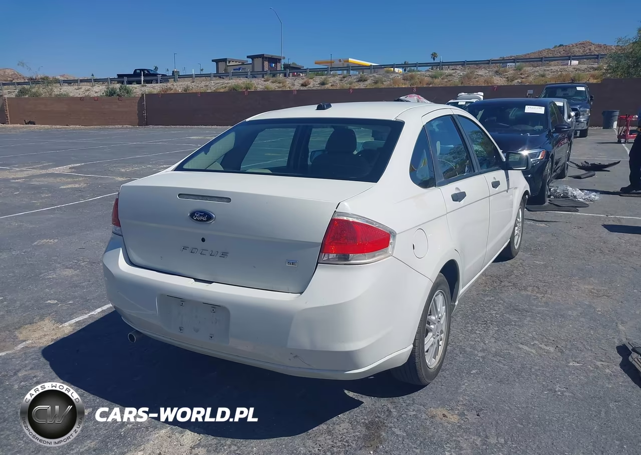 2009 Ford Focus Se VIN:1FAHP35N39W124753 - 4