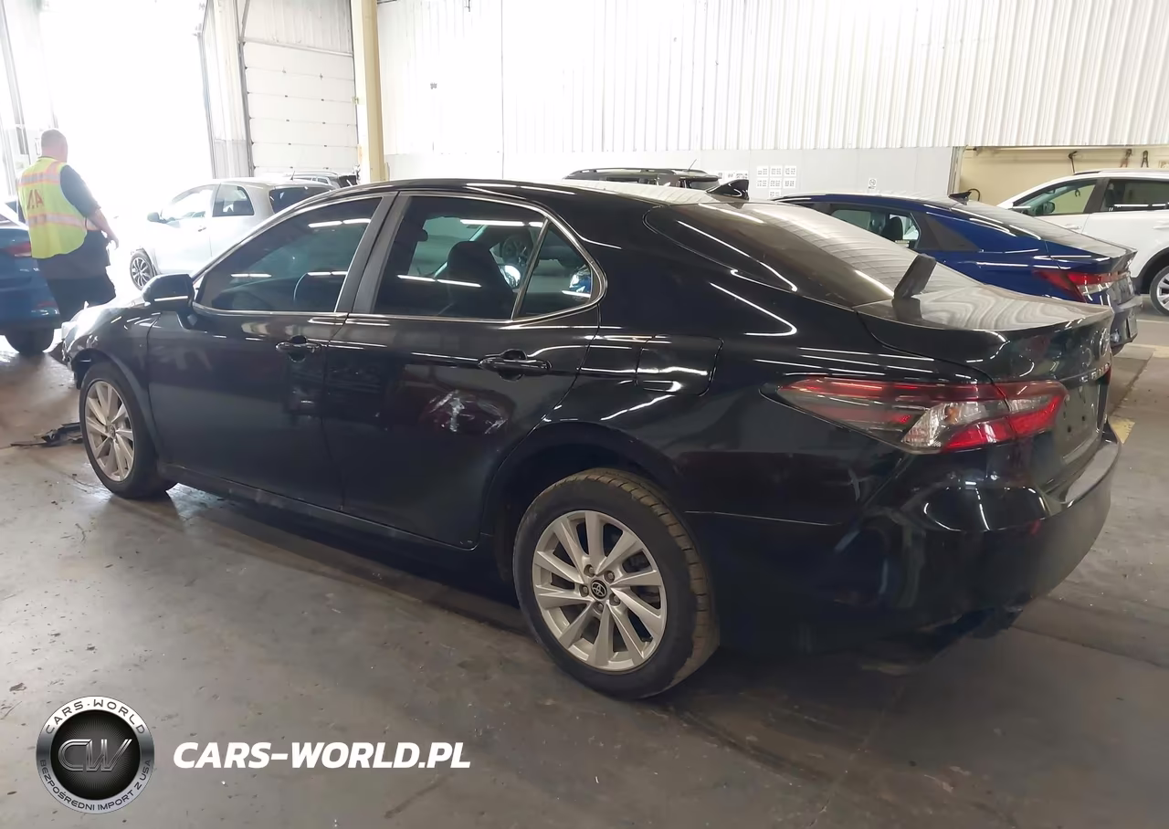 2022 Toyota Camry Le VIN:4T1C11AK2NU694573 - 3