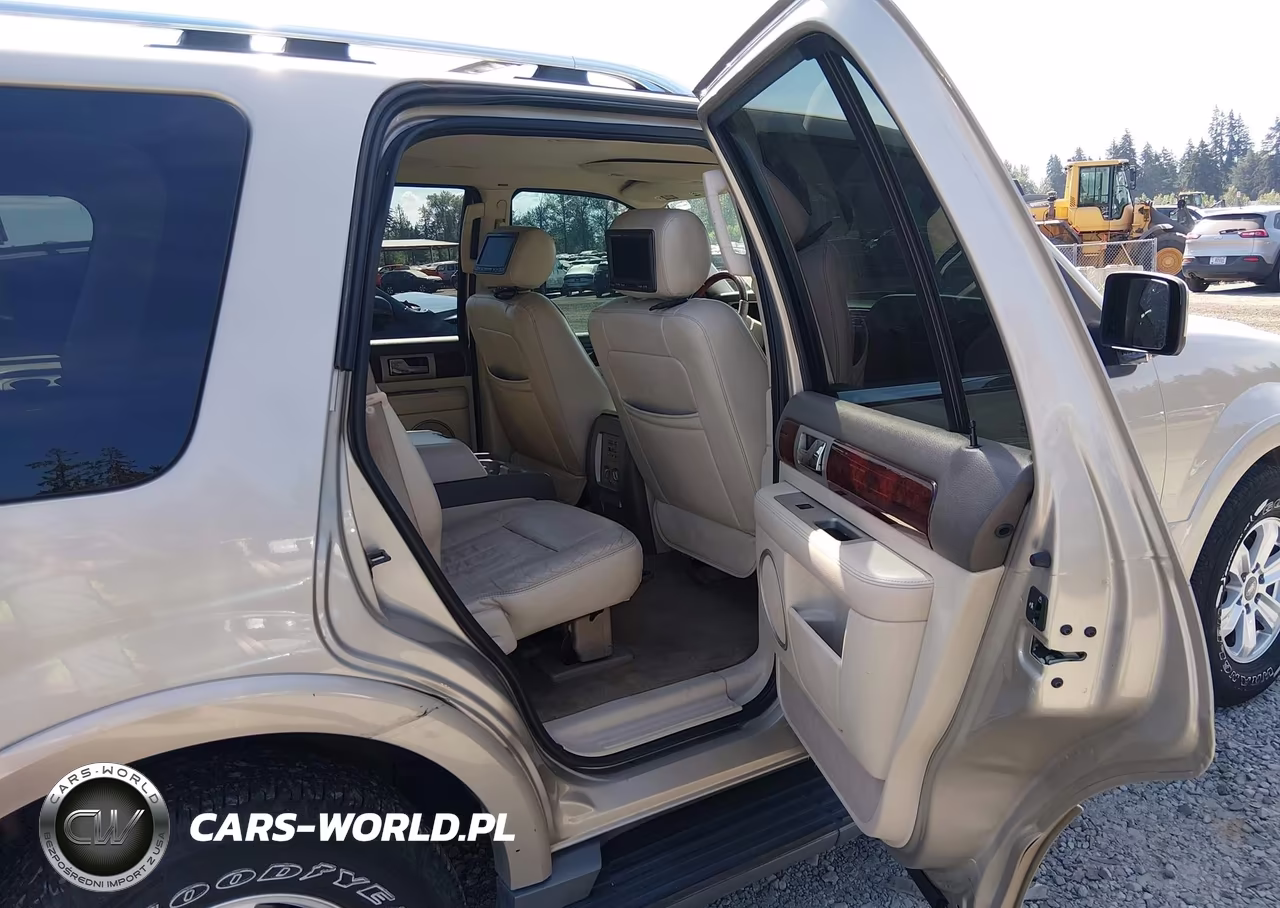 2004 Lincoln Navigator VIN:5LMFU28R04LJ43525 - 8