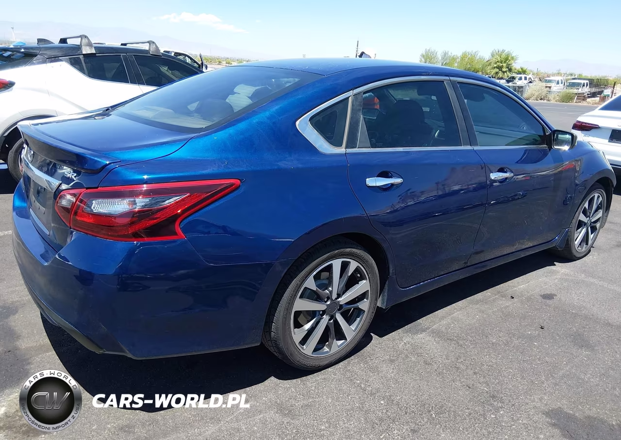 2017 Nissan Altima 2.5 Sr VIN:1N4AL3AP3HC279677 - 4