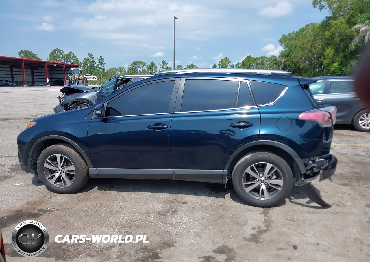 2018 Toyota Rav4 Xle VIN:JTMWFREV4JJ172528 - 14