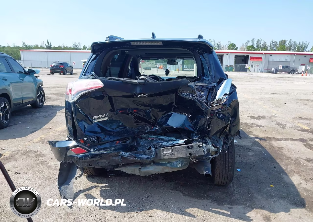 2018 Toyota Rav4 Xle VIN:JTMWFREV4JJ172528 - 16