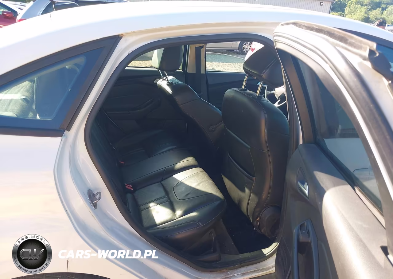 2014 Ford Focus Se VIN:1FADP3F24EL228926 - 8