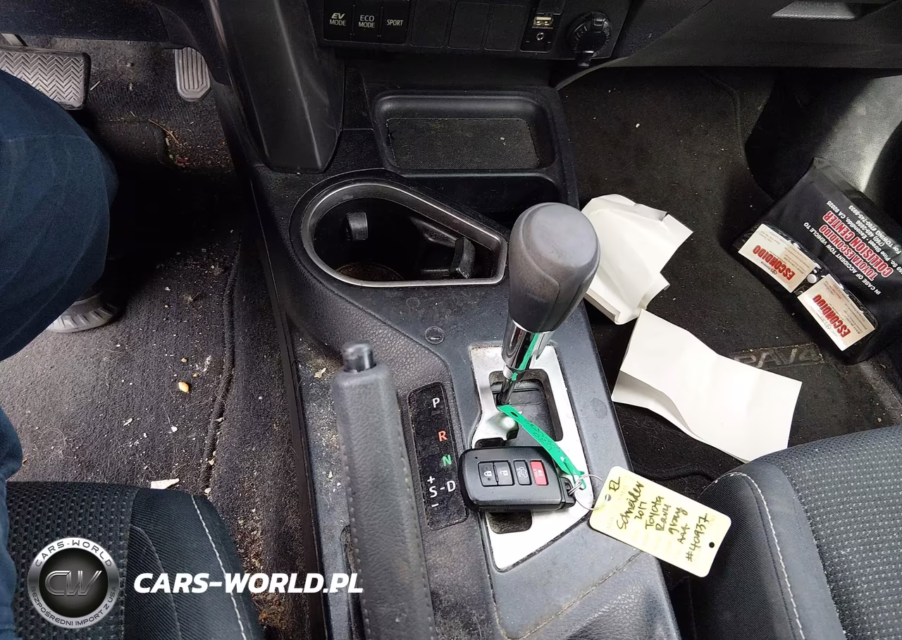 2017 Toyota Rav4 Hybrid Xle VIN:JTMRJREV3HD092853 - 11