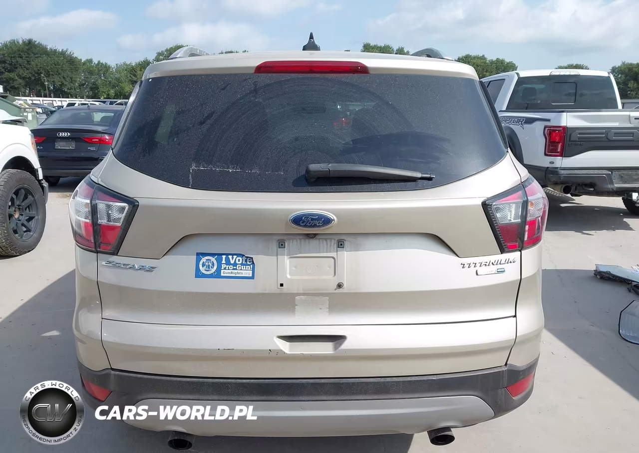 2018 Ford Escape Titanium VIN:1FMCU9J97JUA97254 - 17