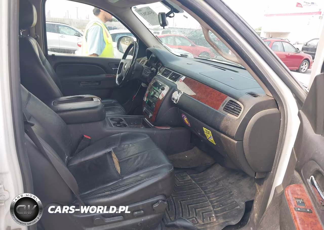 2010 Chevrolet Suburban 1500 Lt1 VIN:1GNUKJE30AR115092 - 5
