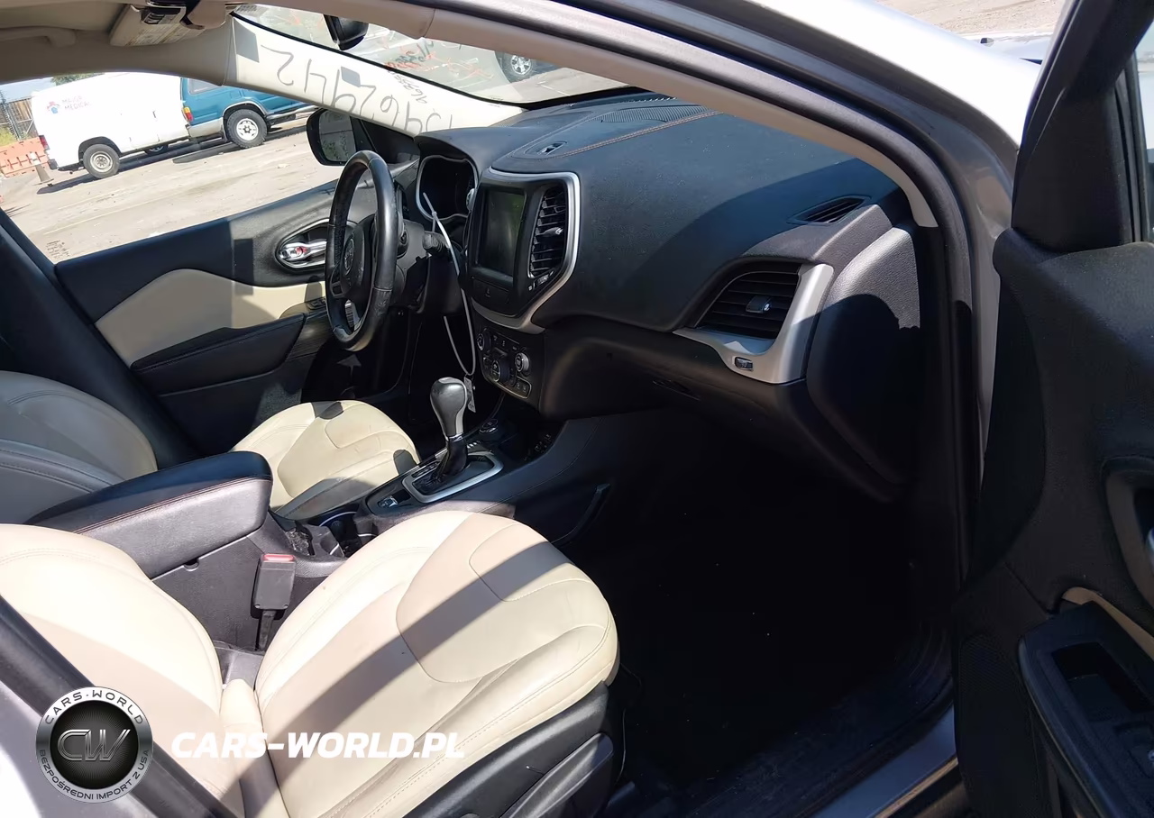 2017 Jeep Cherokee Limited VIN:1C4PJMDBXHW563466 - 5