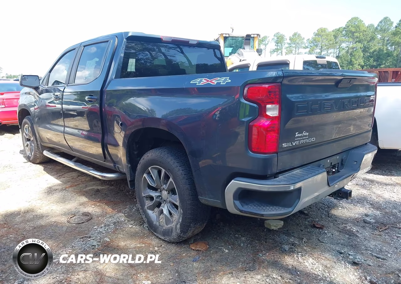2021 Chevrolet Silverado 1500 VIN:1GCUYDED2MZ228516 - 3