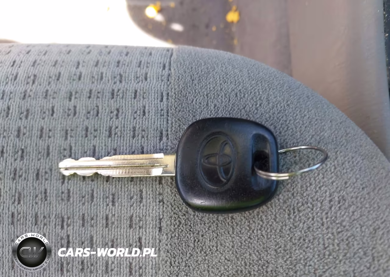 2007 Toyota Corolla Ce VIN:JTDBR32E170112339 - 11