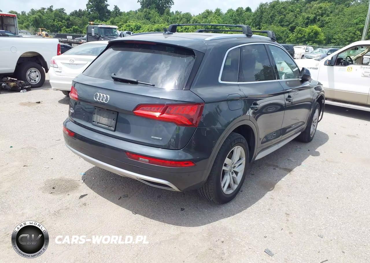 2020 Audi Q5 Premium 45 Tfsi Quattro S Tronic-Titanium Premium 45 Tfsi Quattro S Tronic VIN:WA1ANAFY0L2031695 - 4