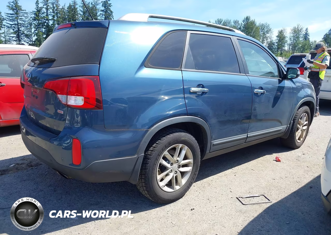 2014 Kia Sorento Lx VIN:5XYKT3A63EG525544 - 4