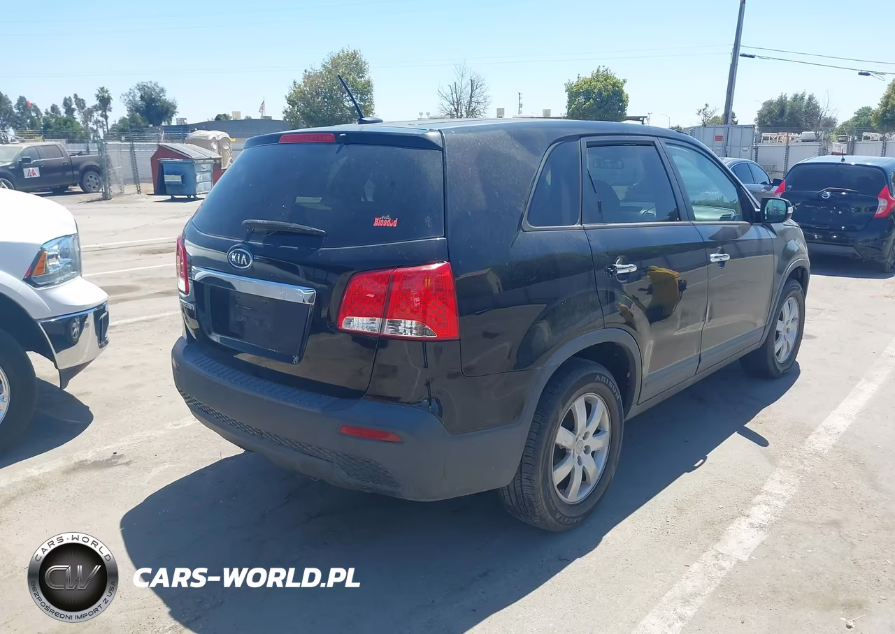 2012 Kia Sorento Lx VIN:5XYKT4A15CG214088 - 3