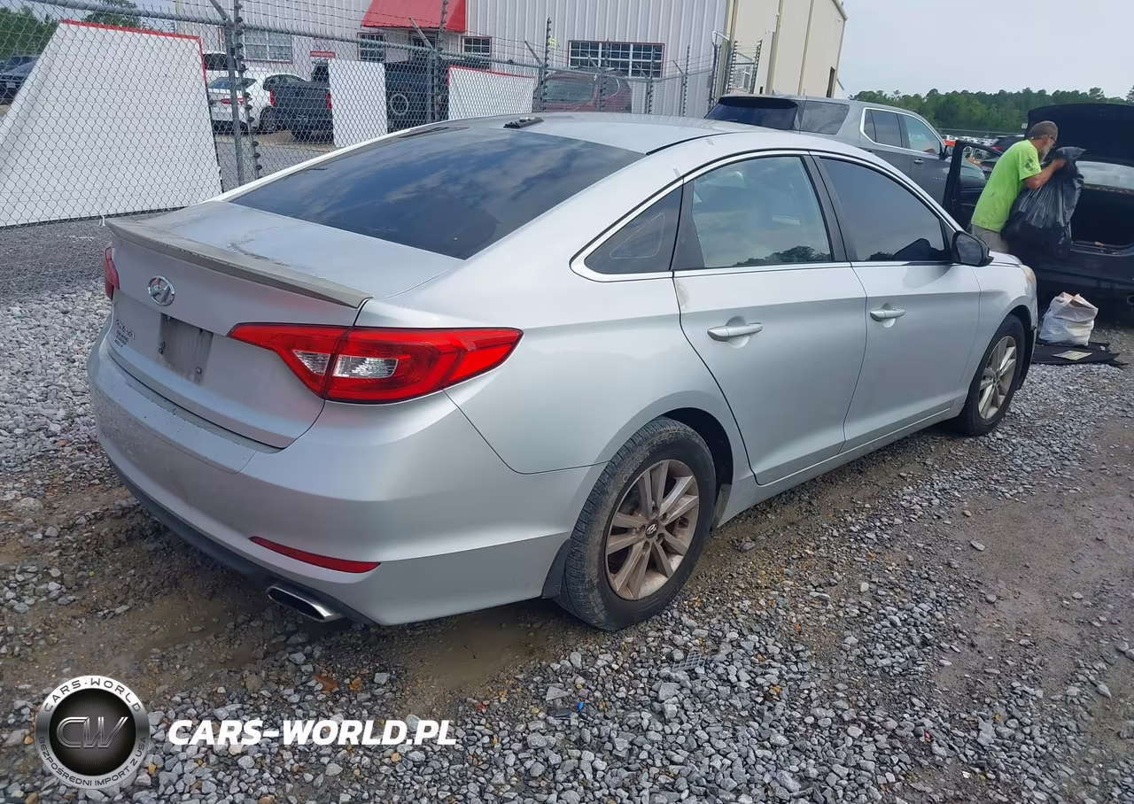 2015 Hyundai Sonata Se VIN:5NPE24AF5FH161711 - 4