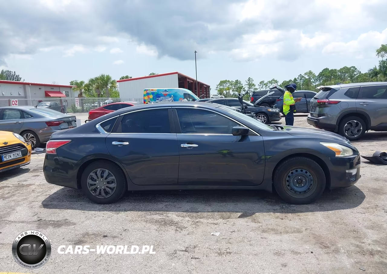 2014 Nissan Altima 2.5 S VIN:1N4AL3AP9EC177795 - 13