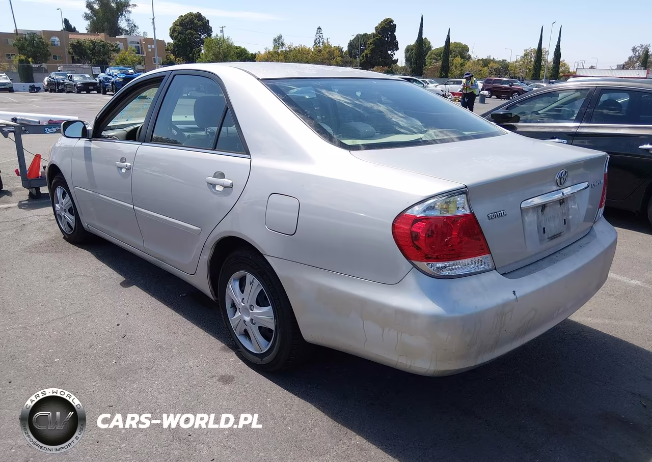2005 Toyota Camry Le VIN:4T1BE32K75U429335 - 3
