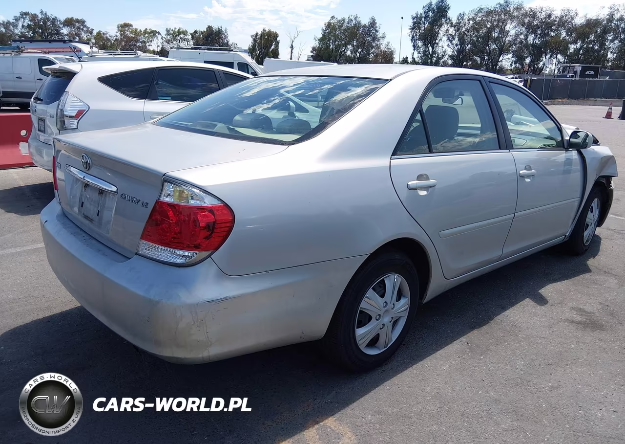 2005 Toyota Camry Le VIN:4T1BE32K75U429335 - 4