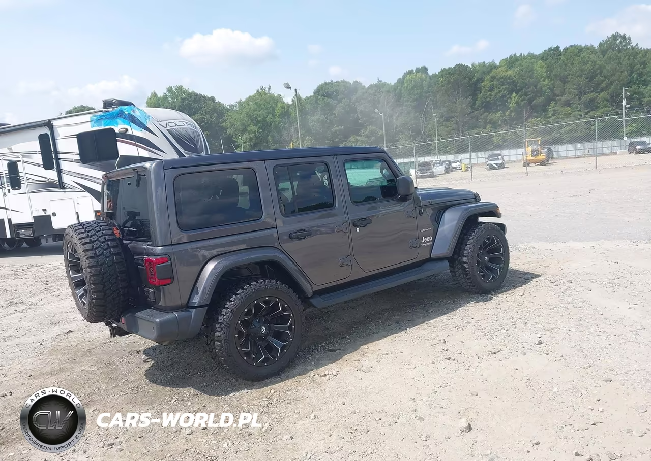 2020 Jeep Wrangler Unlimited Sahara 4X4 VIN:1C4HJXEGXLW119657 - 4