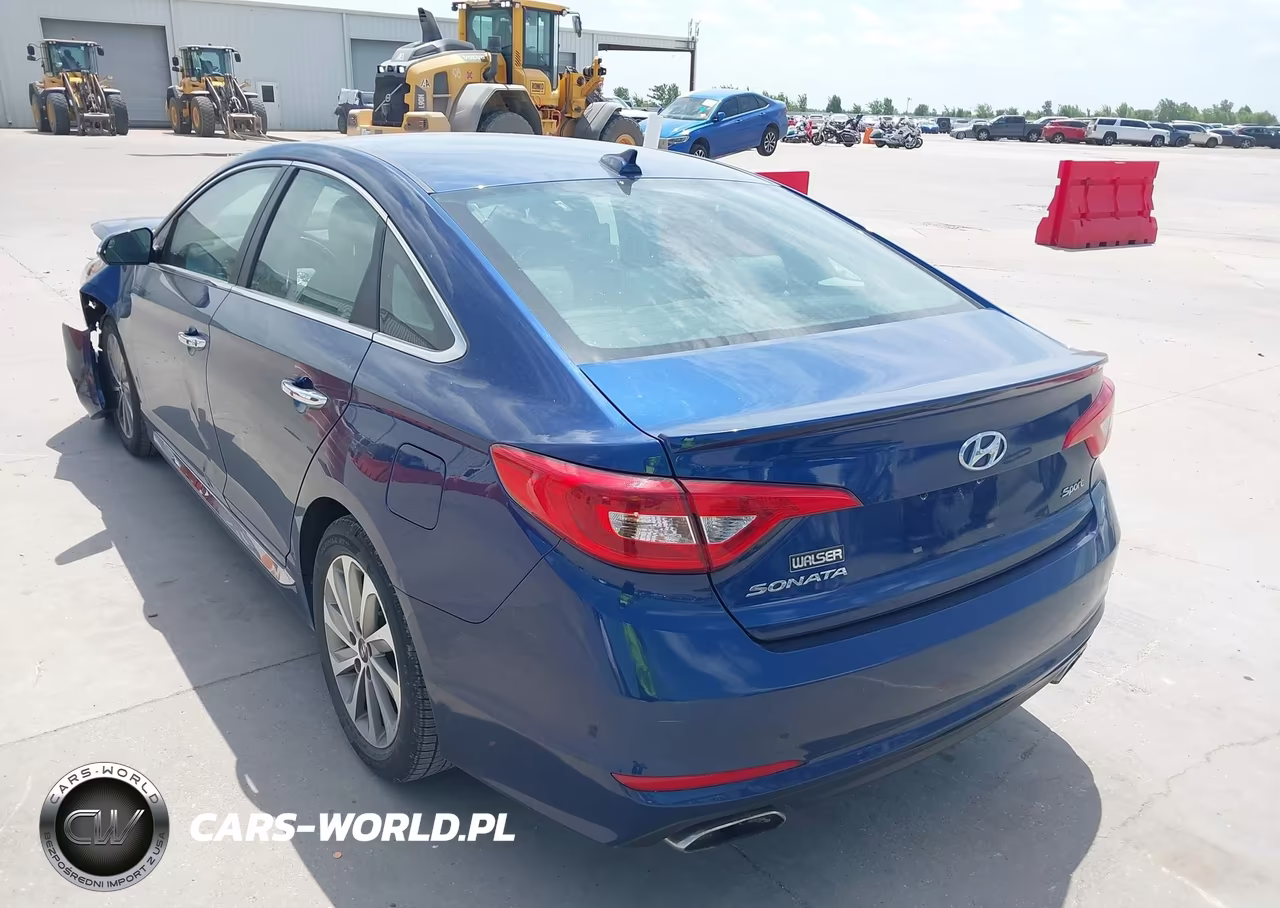 2015 Hyundai Sonata Sport VIN:5NPE34AF4FH071639 - 3